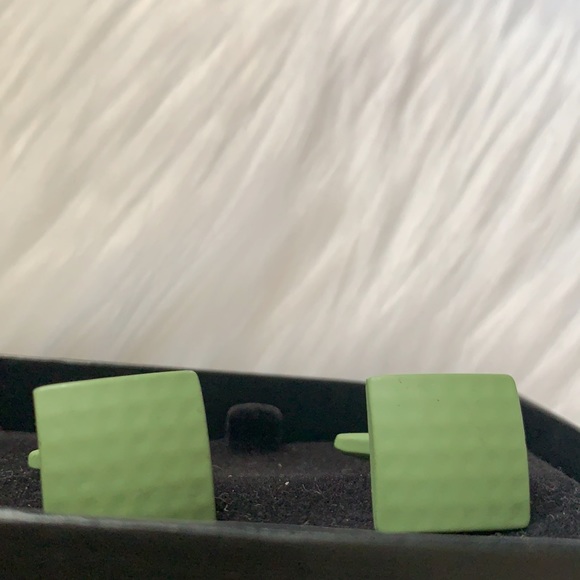 *NEW* Matte Green Metal Cufflinks - Picture 1 of 3